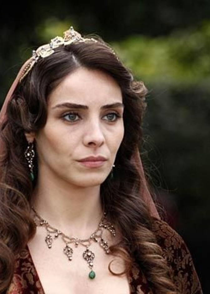 لشكف عن وجه ابنة نورفتاح اوغلو