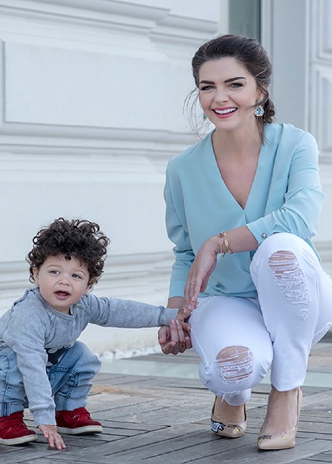 بيلين كارهان وابنها