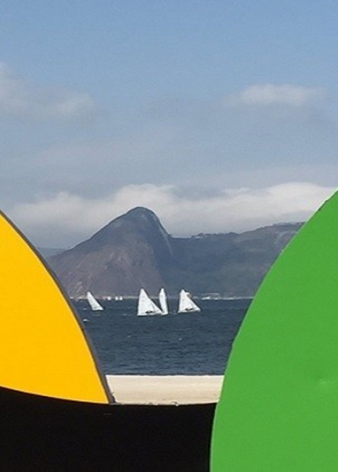 الشعلة الاولمبية تصل على متن قارب شراعي 