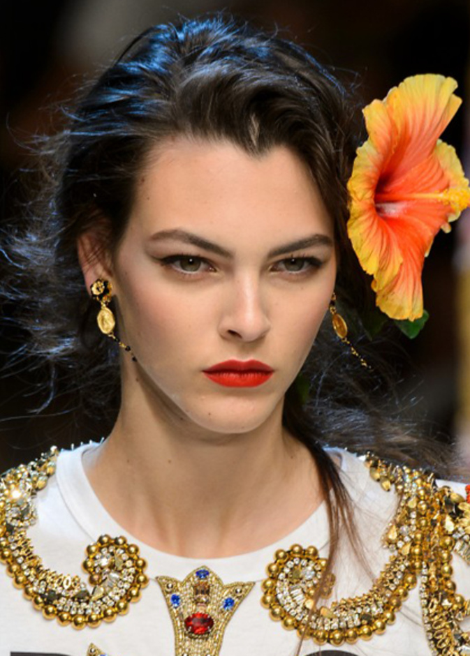 اكسسورات للشعر 2017 بطبعات الورود من دار دولتشي اند غابانا ‏DOLCE & GABBANA