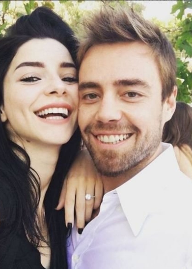 مراد دالكيتش لزوجته مرفي بولغور: أريد أن أعانقك وأبحث عن السعادة في بحرك