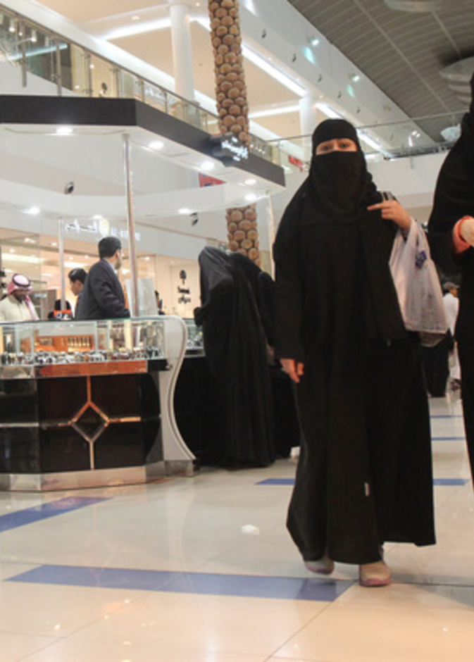 افحصي ثديك في "المول" للكشف عن السرطان 