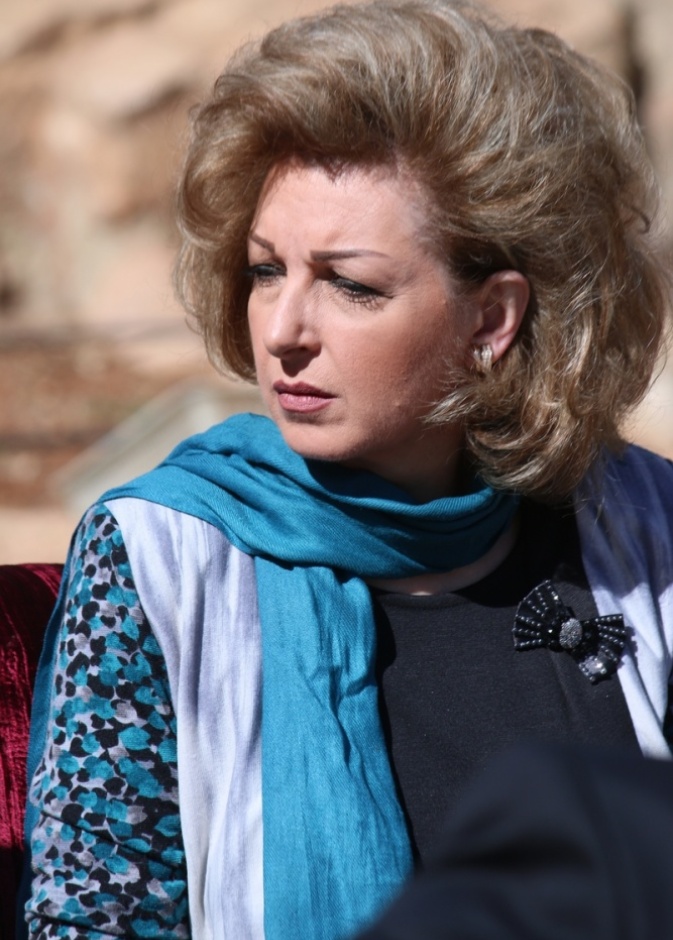 الفنانة السورية نادين خوري: السلام الداخلي سر جمالي الدائم 