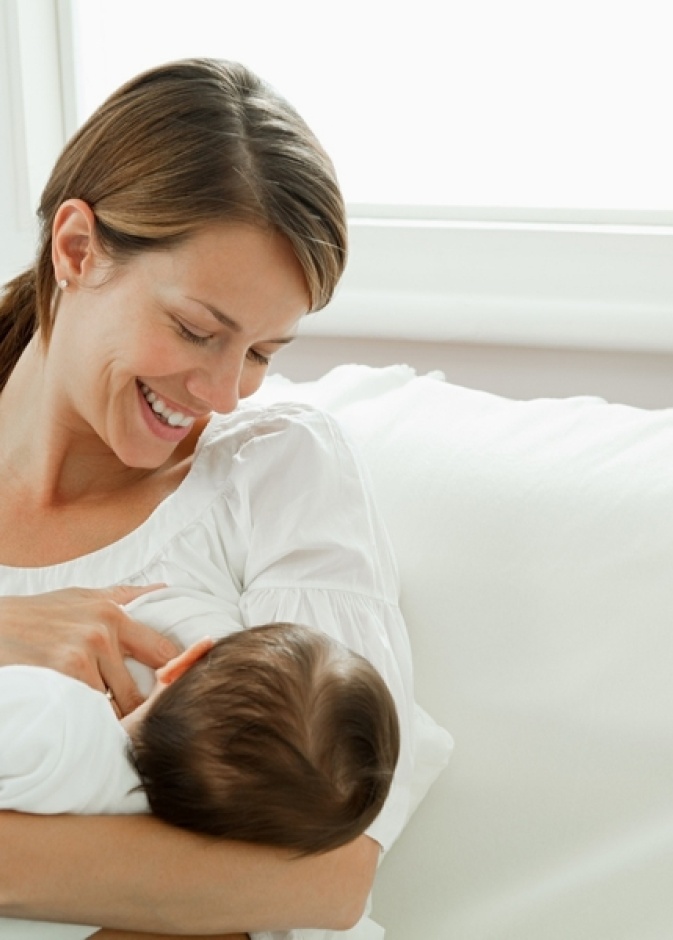 أم أسترالية من أصول عربية تُرضع إبنتها منذ 6 سنوات