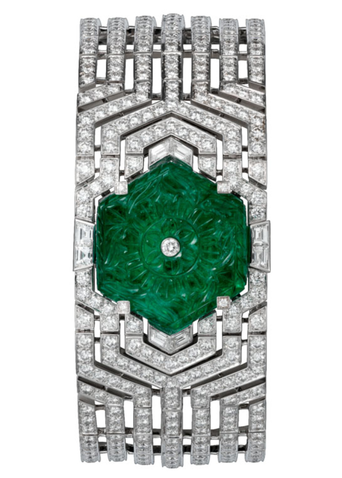 تصميم الأرت ديكو في ساعة من كارتييه