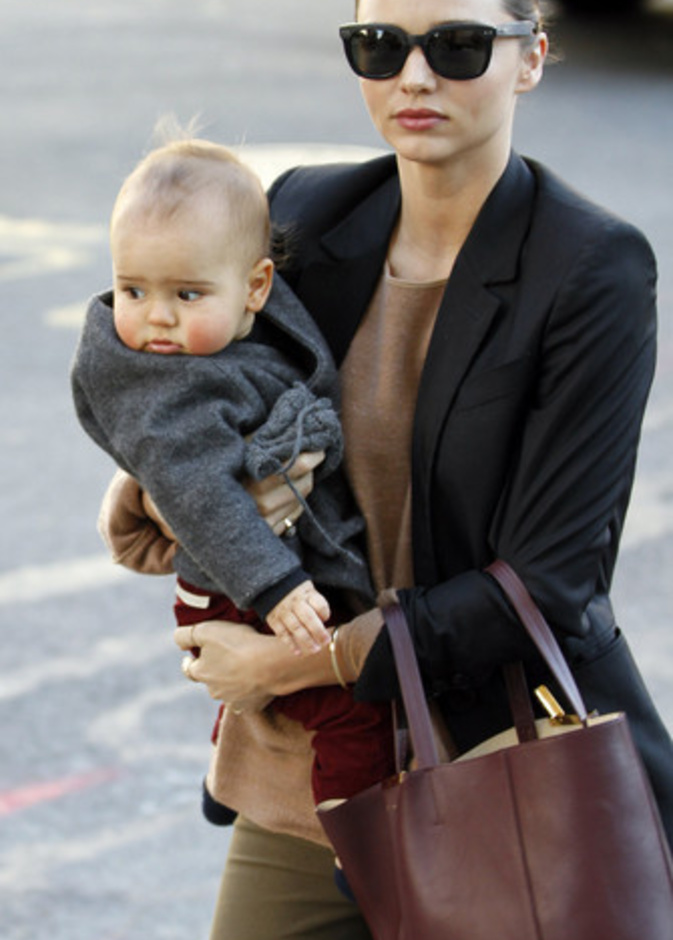  بالصور: أمهات هوليوود... من الأجمل؟