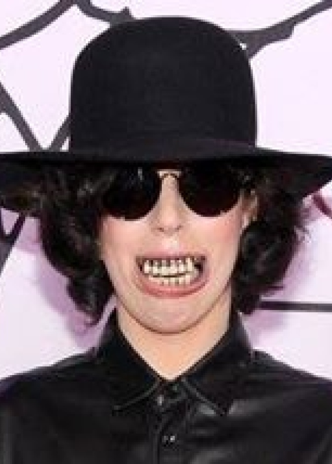 هل تعلمون من هذه الشخصية؟ إنها ليدي غاغا!