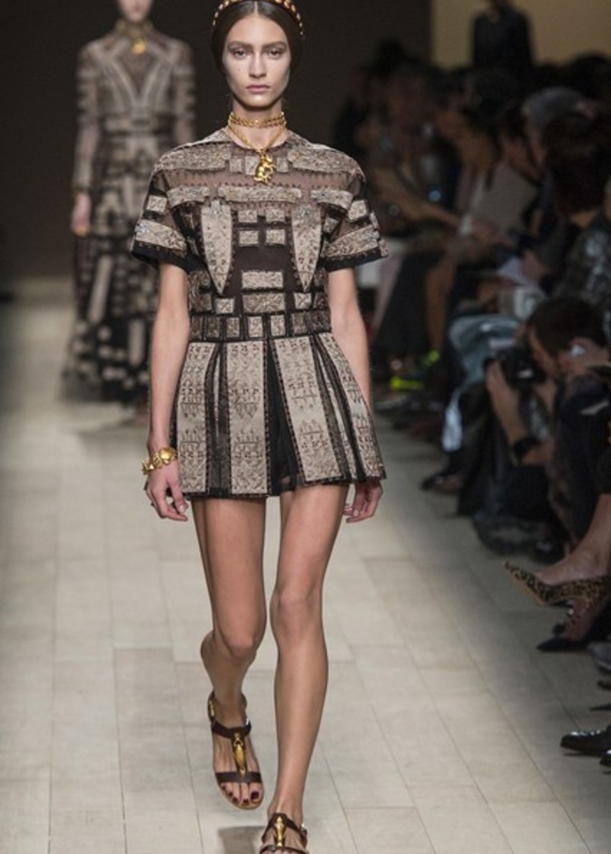 Valentino : الفخامة والاثارة..