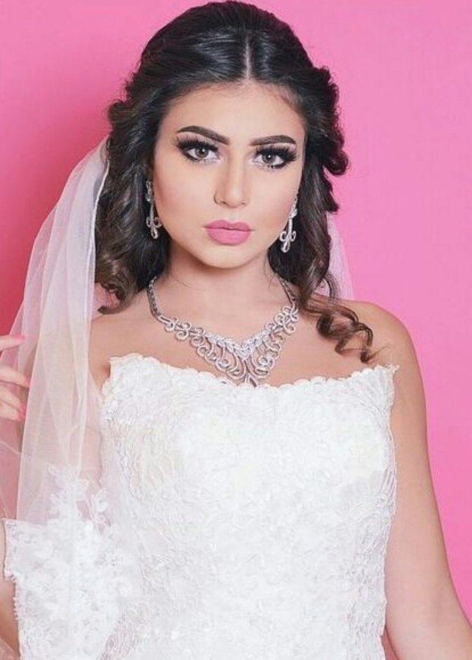 لولوة الفوزان لـ هي : منعتني أمي من المكياج فأصبحت خبيرة تجميل محترفه