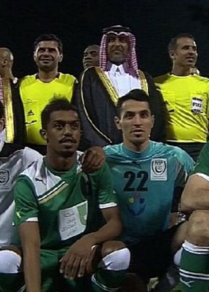 نجوم المباراة ومعهم الشيخ عائض القرني