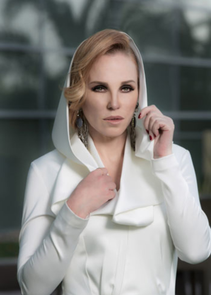 استعادت ذكرياتها في طفولتها خلال ركوبها لـ"المراجيح"