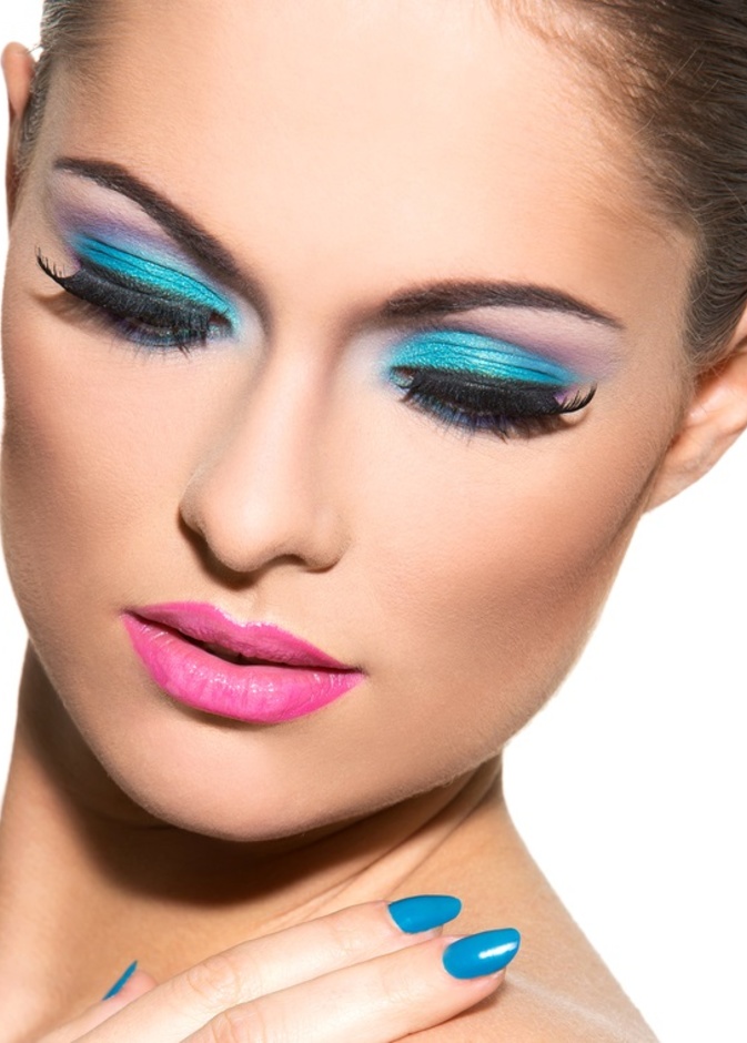 إنتعاش الأزرق يجعل صيفك مشرقاً