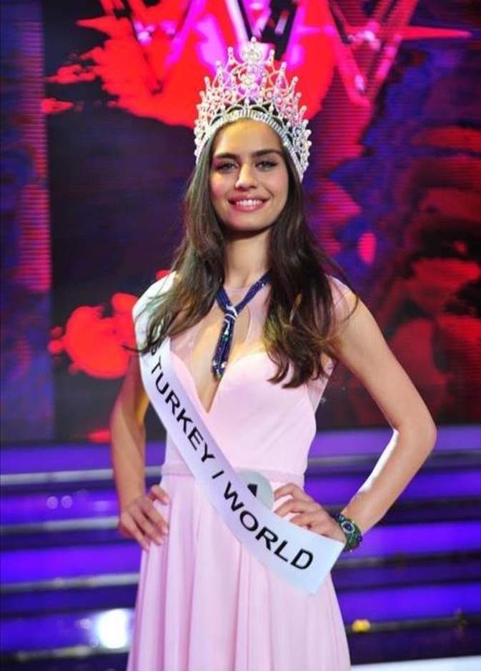 ابواب الحظ تفتح امام امينة جولشا بعد وقوع مسعود أوزيل في عشقها