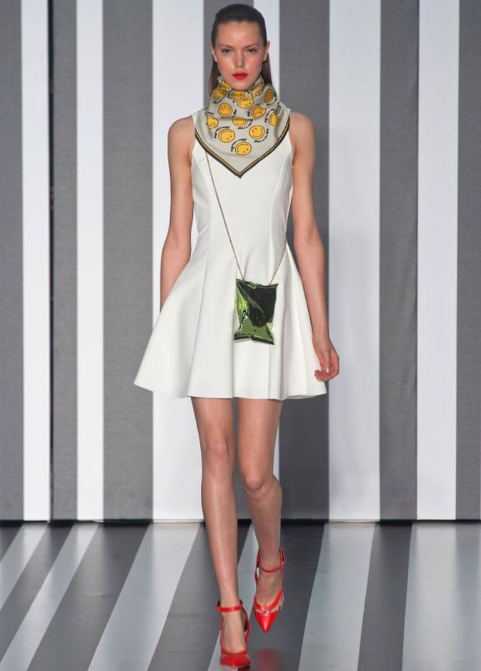 Anya Hindmarch... تصميم واحد يكسر القواعد