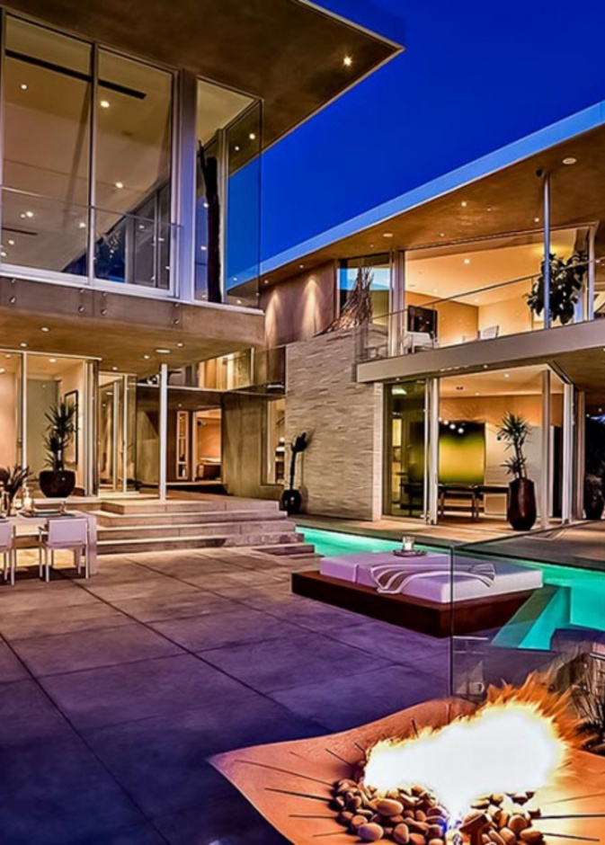 جولة داخل منزل أفيتشي بهوليوود هيلز