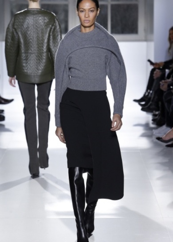 Balenciaga عبقرية أنصاف الحلول