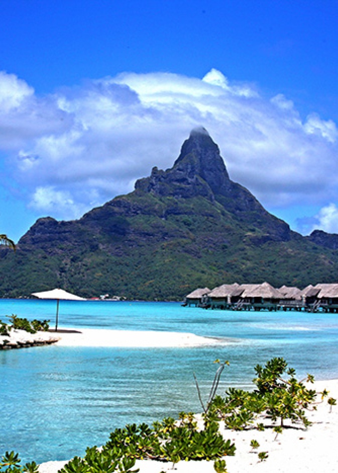 1. المشي على شواطئ بورا بورا، تاهيتي