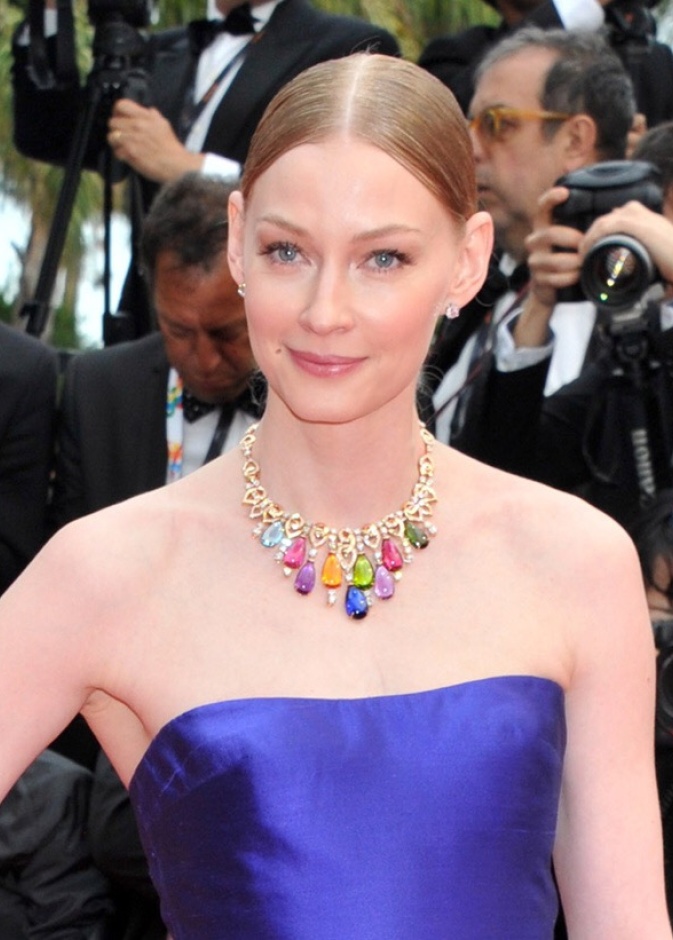 عقد بولغري رائع على النجمة Svetlana Khodchenkova