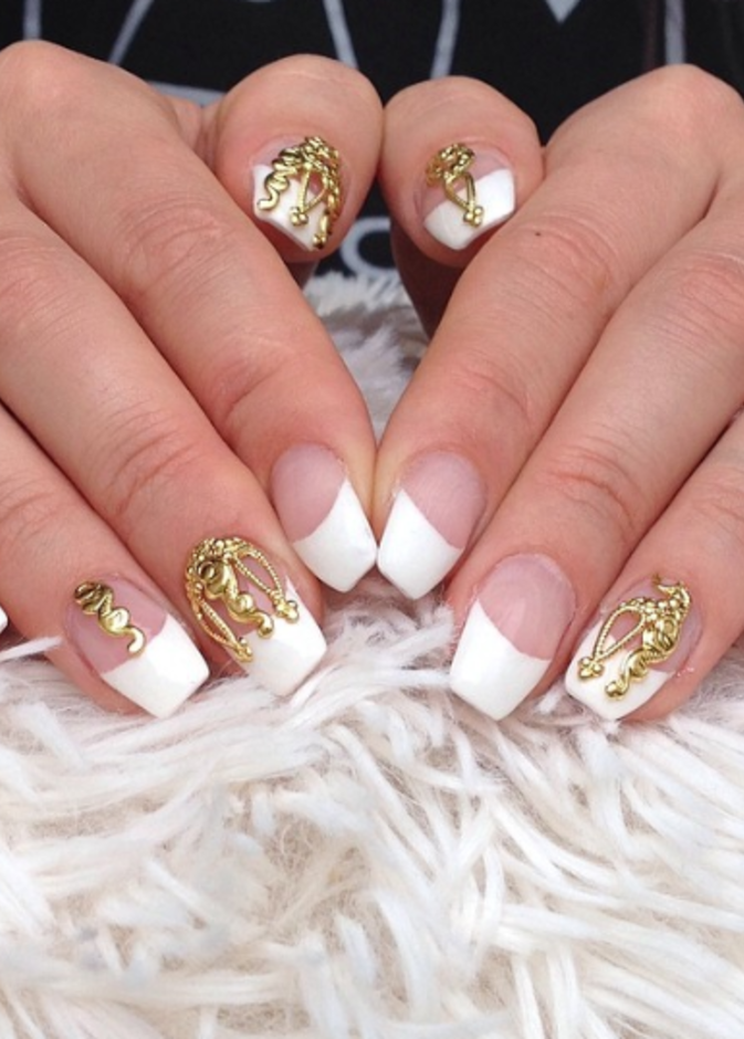 أكسسوارات مميزة لأظافر العروس العصرية