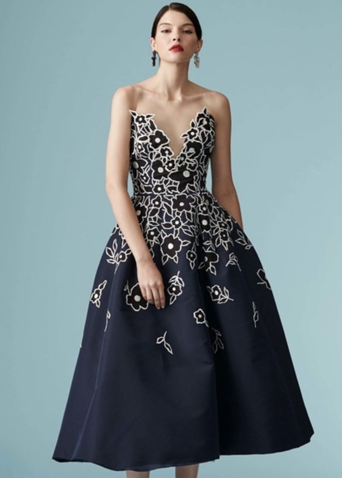 Carolina Herrera فستان للخطوبة من مجموعة 