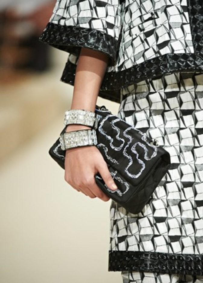 تسوّقي من مجموعة Chanel Cruise الساحرة هذا الشهر 