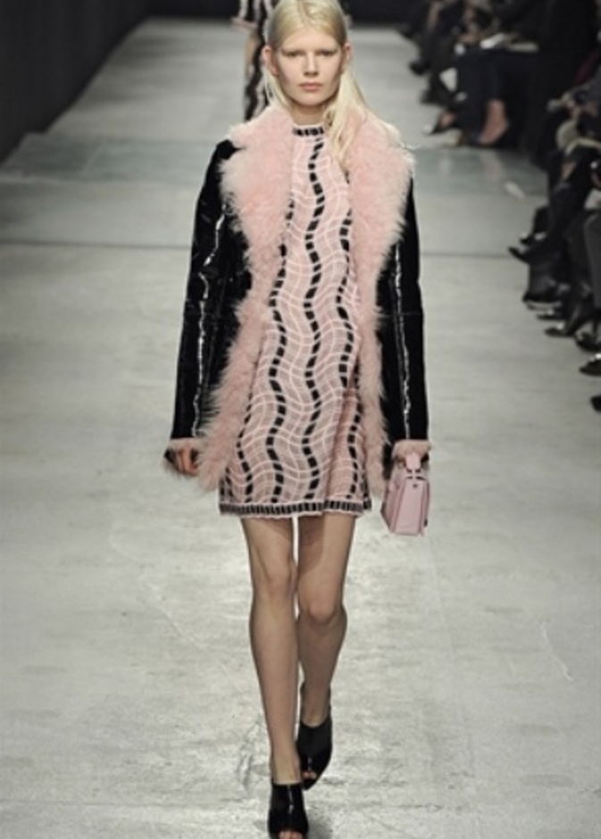 مجموعة Christopher Kane لخريف شتاء 2014 تغرّد خارج السرب