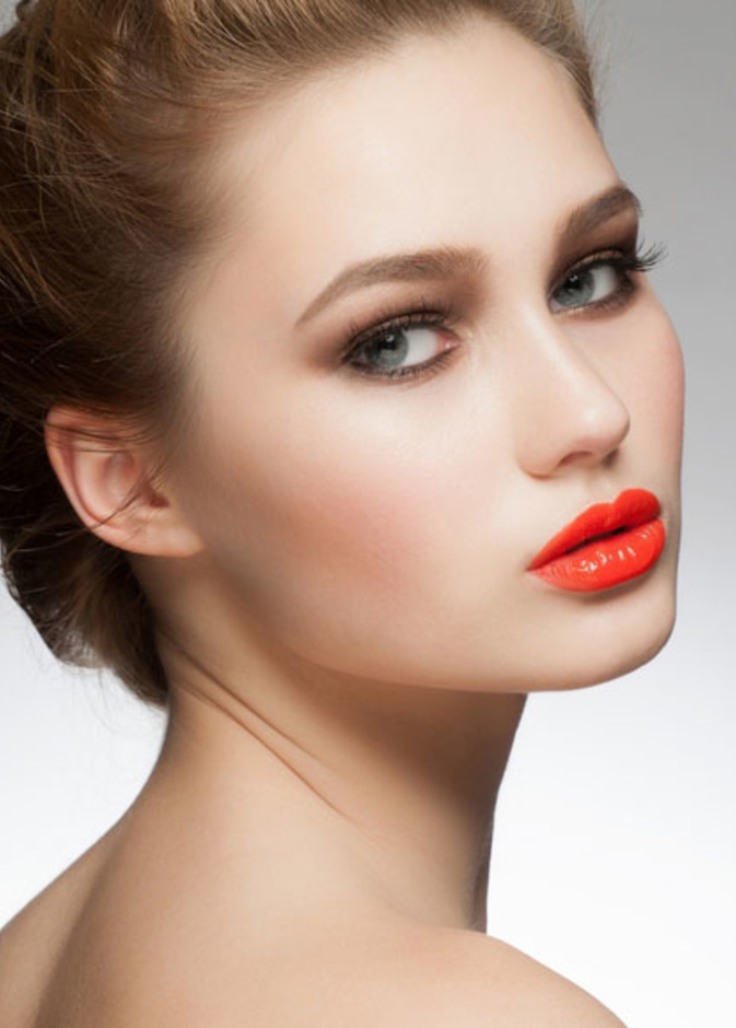 خطوات المكياج البرتقالي المتألق