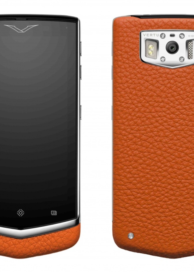 ثورة فيرتو من الفخامة والتكنولوجيا في هاتف "كونستيلايشن"