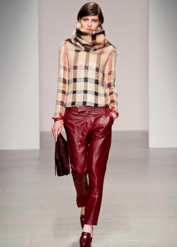 Daks: أزياء عسكرية بلمسات أنثوية