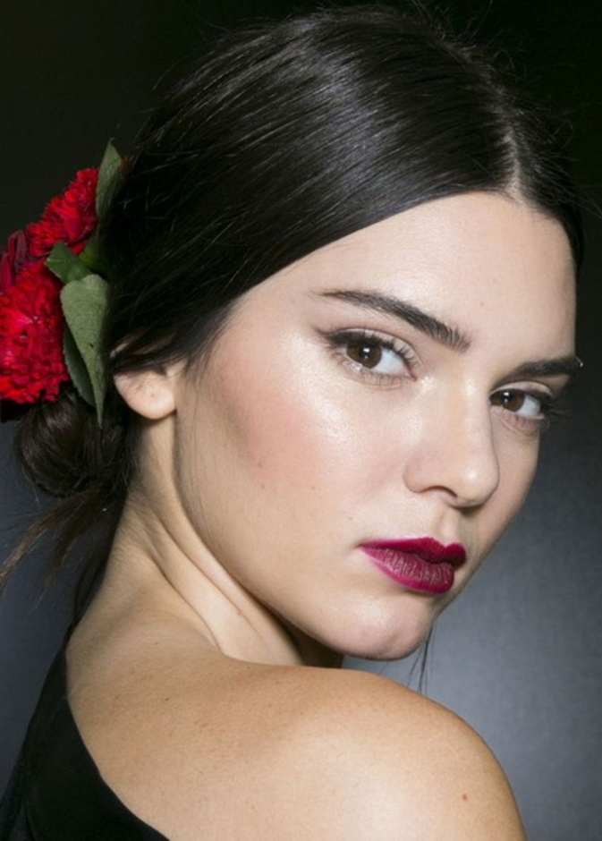 الأومبريه المخملي مع الأحمر