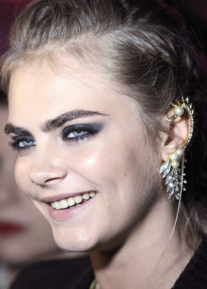  Earcuffs كارا ديليفين بالـ