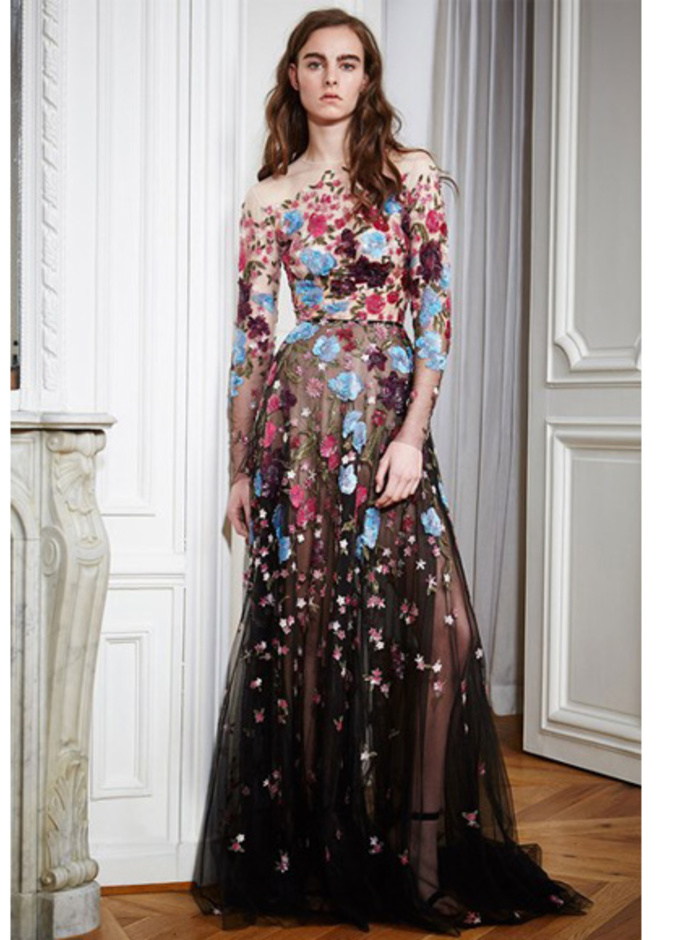 Carven الأكتاف المكشوفة لدى