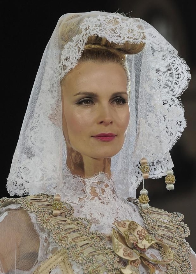 عروس غجرية بتوقيع Franck Sorbier