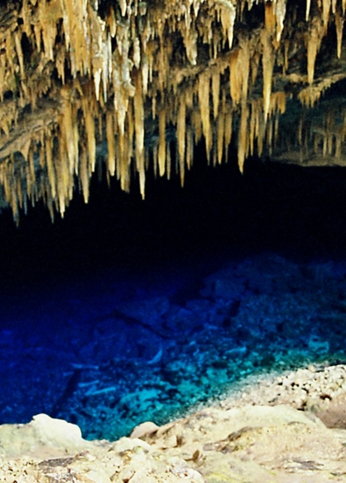 Gruta do Lago Azul