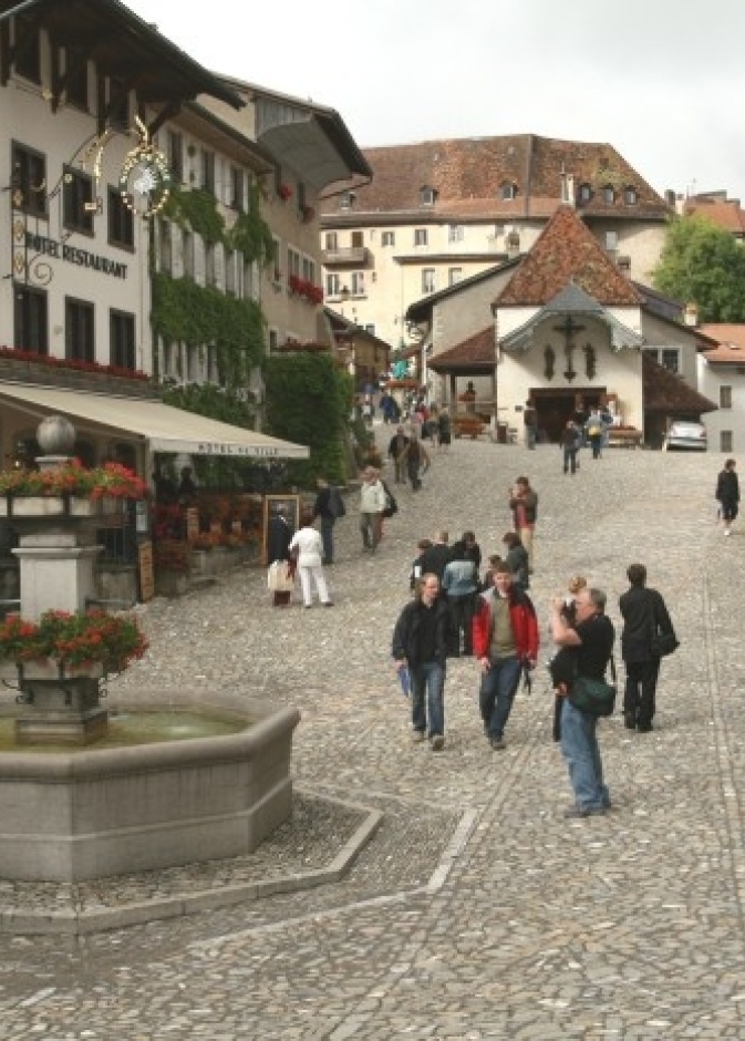 الساحة الرئيسية في Gruyeres 