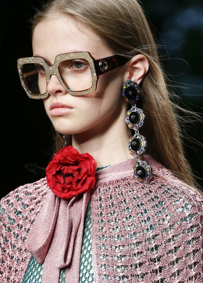 Gucci أقراط ونظارات من