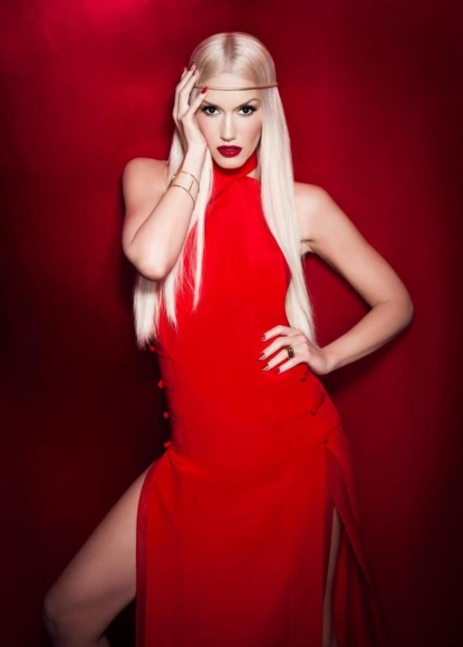  Gwen Stefani فاتنة بالاحمر