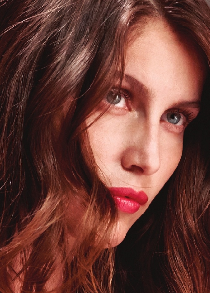 لقاء مع الحسناء الفرنسية Laetitia Casta 