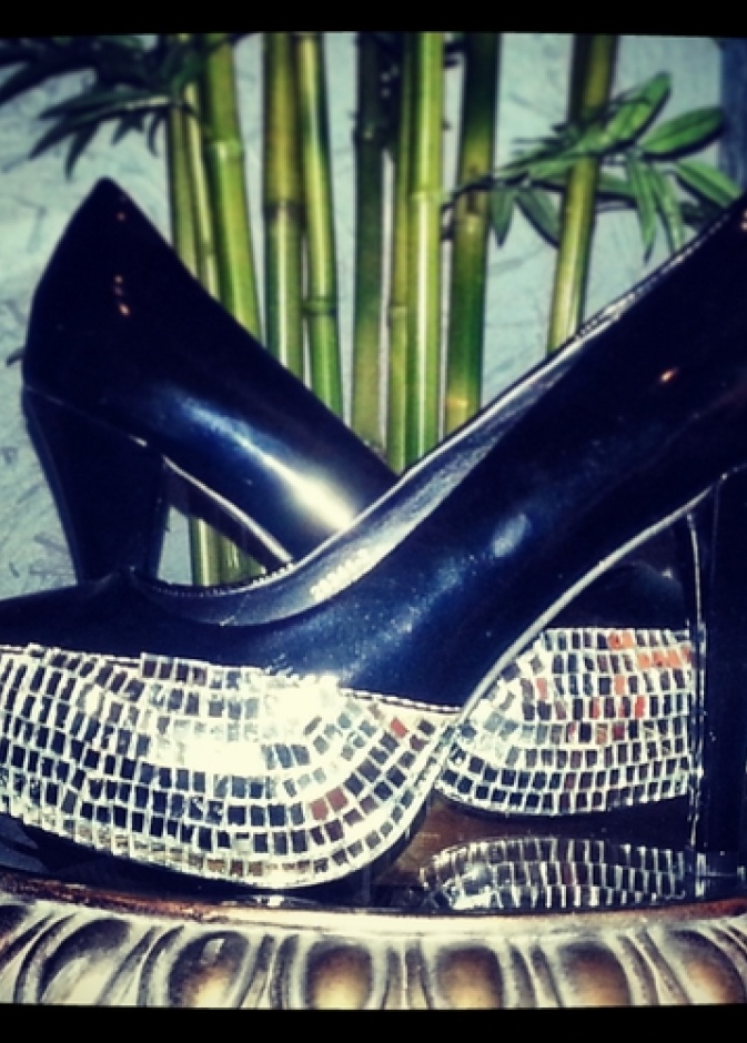 مصممة الأحذية  السعودية "روان محجوب"  لـ"هي":أحذيتي نادرة وجريئة