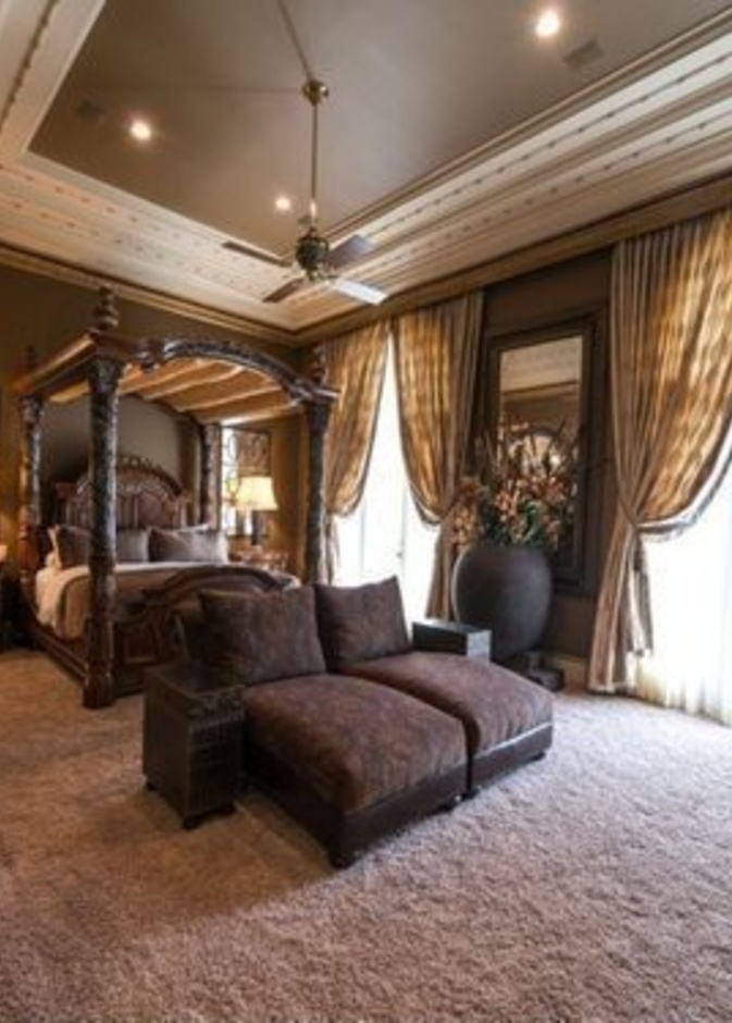 كيني روجرز يطرح قصر جورجيا للبيع 