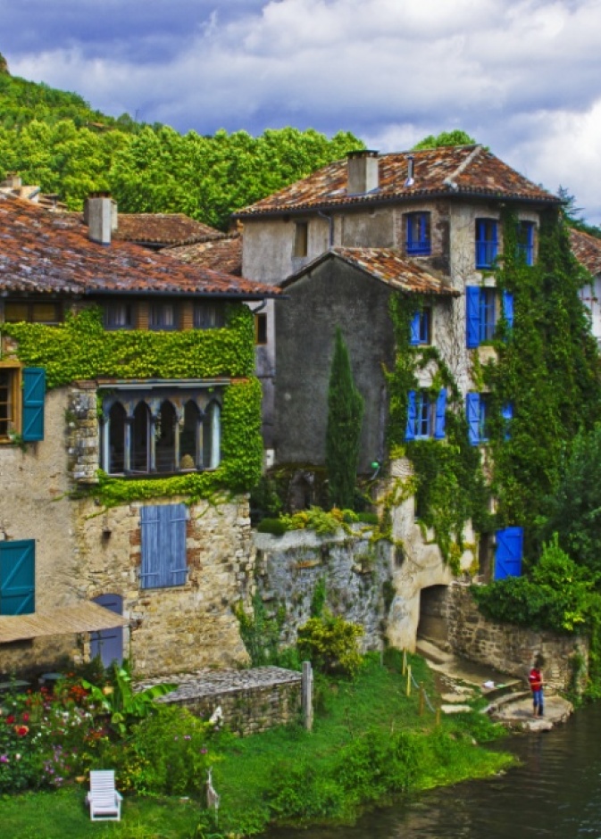 تمتعي بأجمل قرى فرنسا في أفيرون