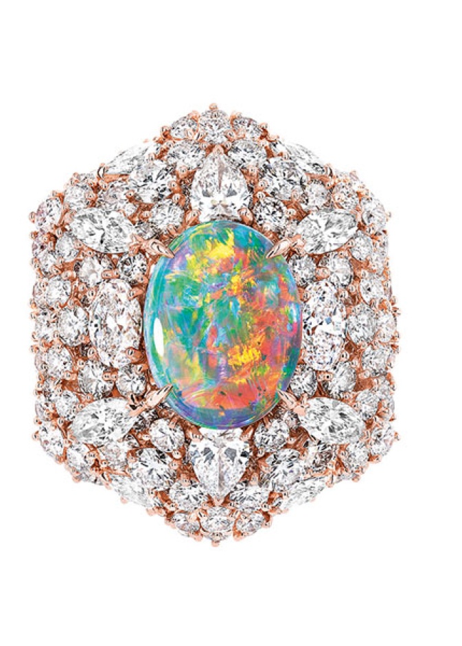 خاتم الماس و اوبال من مجوهرات Dior et d'Opales من ديور 