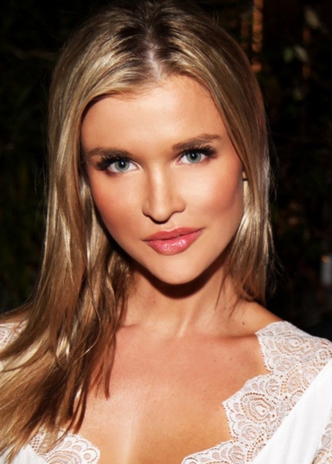 جوانا كروبا تشتري منزلا بميامي 