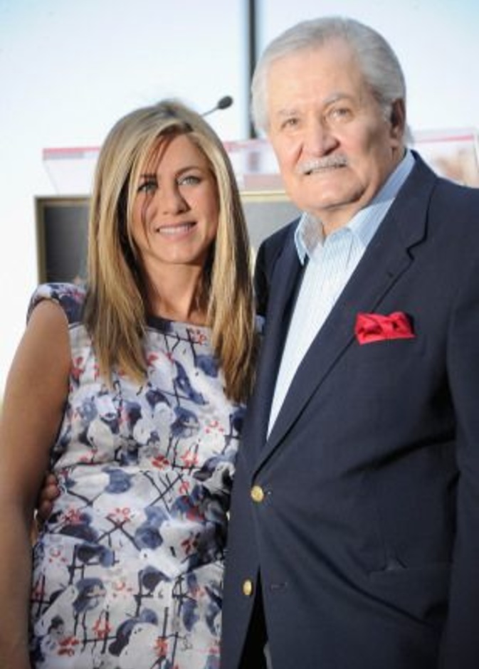 JOHN ANISTON وجينفر