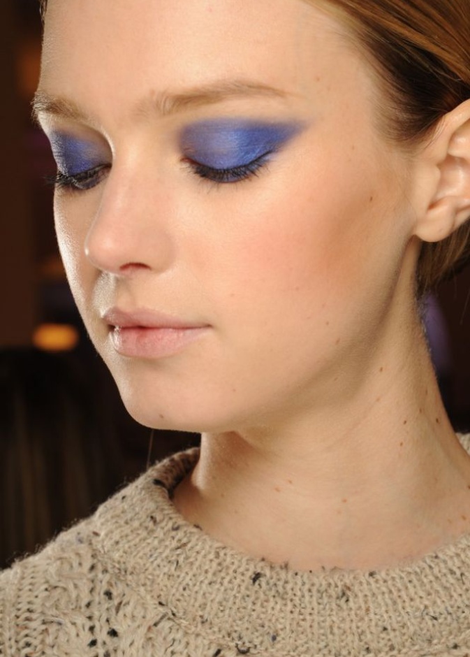 عيون بألوان الطبيعة