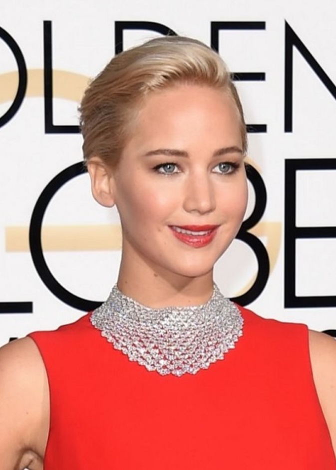 Jennifer Lawrence wearing Chopard diamond necklace