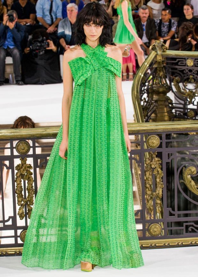 John Galliano .. أزهري كغابة صيفية مرحة