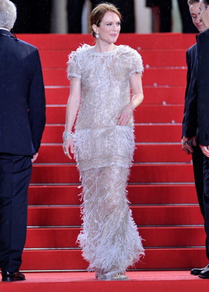 Julianne Moore in Chanel Couture
