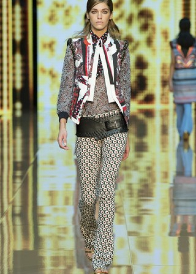 مزيد من الطبعات في عرض Just Cavalli لربيع وصيف 2015