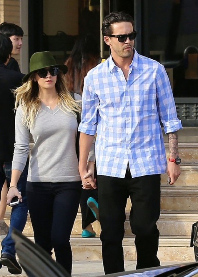 بالصور: كيلي كوكو ورايان سويتنغ يتسوقان في كالفورنيا